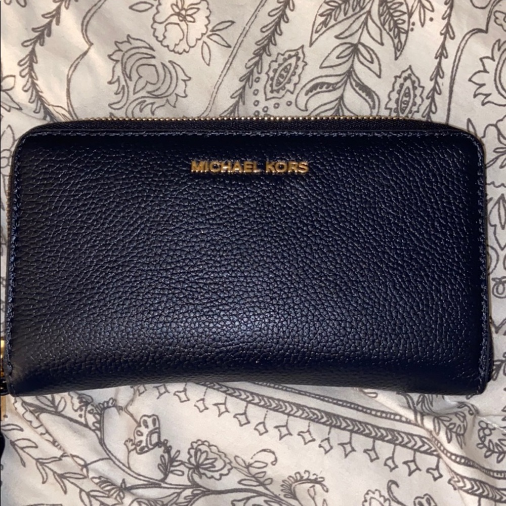 Michael Kors Phone Case Wallet. NWT